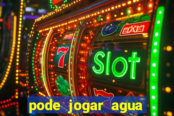 pode jogar agua quente na privada